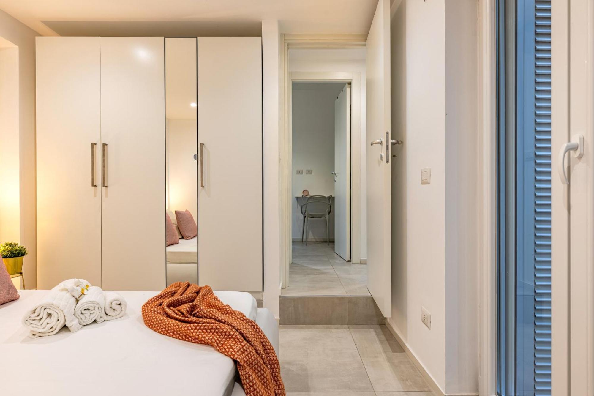 Relaxing Family 250m From & Free Garage Apartment *