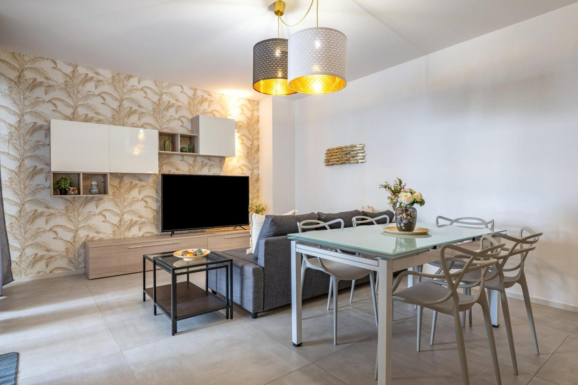 Relaxing Family 250m From & Free Garage